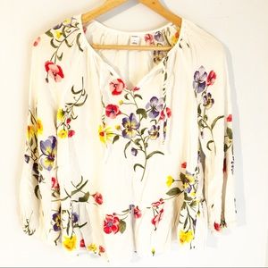 🎉5 for $5 sale!🎉Old Navy white floral print peplum shirt sz small